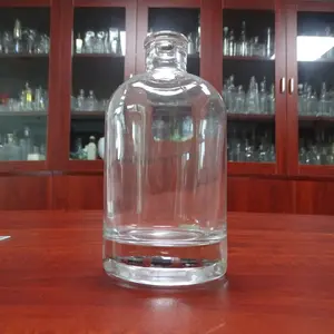 Vòng tùy chỉnh 500ml tuyệt vời giới thiệu Whisky Chai Thủy Tinh Chai Xi lanh