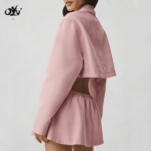 Ensemble deux pièces <span class=keywords><strong>sport</strong></span> pour femme de haute qualité, respirant, avec col montant, fermeture éclair, veste de survêtement et jupe, design décontracté 2-en-1 avec poches, vente en gros - Product Image 2