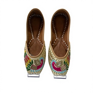 BS INTERNATIONAL Zapatos de Cuero Genuino Cómodos y Fáciles de Usar para Mujer, Hechos a Mano en India, con Bordado Tradicional en la Puntera - Product Image 5