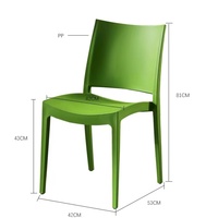 Chaise de salle à manger en plastique PP durable, empilable, minimaliste et colorée, pour l'extérieur, vente en gros
