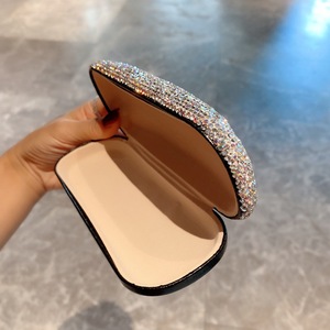Luxe strass <span class=keywords><strong>étui</strong></span> <span class=keywords><strong>à</strong></span> <span class=keywords><strong>lunettes</strong></span> Portable voiture <span class=keywords><strong>lunettes</strong></span> boîte de rangement Bling <span class=keywords><strong>lunettes</strong></span> accessoires femmes myopie <span class=keywords><strong>lunettes</strong></span> Organisation - Product Image 5