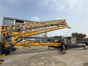 Grúa pequeña de 4 toneladas de tracción rápida, móvil y autoerigible - Product Image 3