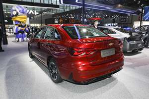 Usato 2024 Chevrolet Monza Cruze ibrido berlina <span class=keywords><strong>Auto</strong></span> sinistra sterzo AWD Drive in pelle sedili metallo ACC R17 aspirato Uzbekistan - Product Image 4