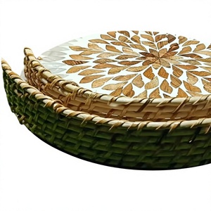 Plateau de service en bois fait main de haute qualité avec incrustation de nacre pour la décoration de la maison - Product Image 1