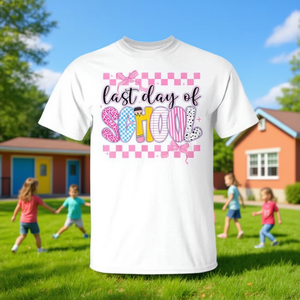 T-shirt Last Day Of School à motif à carreaux rose pour enfants, tenue d'été - Product Image 1