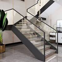 Escalier intérieur en bois massif sur mesure pour grenier, avec un design moderne et simple, et conception gratuite