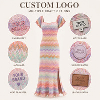Robe maxi en tricot chevron multicolore pour femmes, col carré, manches courtes, fabrication OEM ODM, marque privée, fabricant de vêtements en tricot