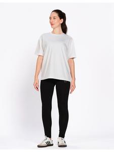 เสื้อยืดโอเวอร์ไซส์สีขาวสำหรับผู้หญิง ยี่ห้อ Munns & Mars คอกลม ผ้าฝ้าย ทรงหลวม สวมใส่สบาย เหมาะสำหรับใส่ทุกวัน - Product Image 3