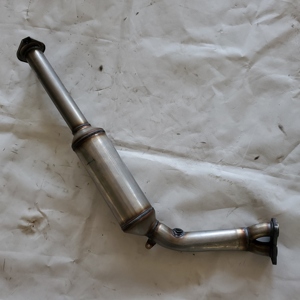 Convertisseur catalytique d'échappement de deuxième pièce en acier inoxydable 409 de haute qualité, populaire pour BAIC TOYOTA Prado 3400 - Product Image 2