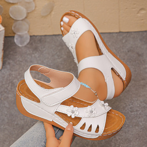 Women's Platform Thick Soled <b>Sandals</b> 2026 Spring Cross Border New Style Oversized Pointed Toe Floral Pattern Beach <b>Sandals</b> - Product Image 1