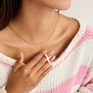 Collar de Cadena de Doble Capa con Cruz y Perla de Agua Dulce, Chapado en Oro de 18k, Resistente al Agua, con Diseño Religioso Cristiano - Product Image 1