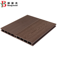 Planche en bois plastique de haute qualité Plancher en bois extérieur Imperméable Revêtement de sol moderne Terrasse Composite
