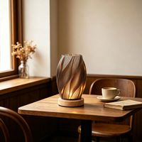 Lampe de table ondulée imprimée en 3D avec base en bois, abat-jour en ABS, lumière LED 3000-6000K, température de couleur réglable, design moderne pour salon