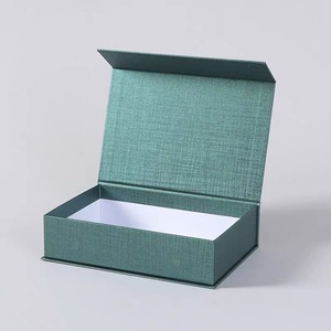 Caja magnética de lujo con logotipo en relieve Spot UV Coating Embalaje de marca Premium - Product Image 6