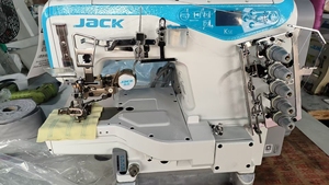 Máquina de Coser Industrial Jack K5E Interlock, la Más Vendida, para Coser Dobladillos de Cuellos, Maquinaria para Prendas de Vestir, Tres Agujas, Cinco Hilos - Product Image 2