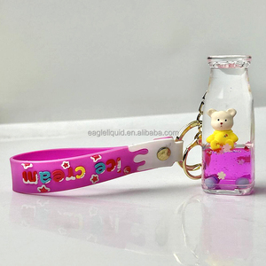 Llavero de moda con diseño de taza de té de burbujas Boba, llavero lindo personalizado con líquido de té de burbujas, regalo promocional - Product Image 1