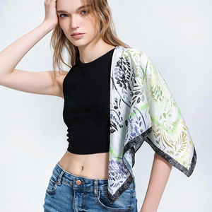 Pañuelo Cuadrado de Seda Sintética de 70x70cm, Bandana Ligera con Protección UV para Verano, Pañuelo Grande con Estampado para Cabello y Cuello para Mujer, Venta al Por Mayor - Product Image 1