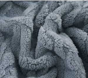 Couverture épaisse en flanelle <span class=keywords><strong>Sherpa</strong></span> épaissie rayée de couleur unie de <span class=keywords><strong>grande</strong></span> <span class=keywords><strong>taille</strong></span> en tricot floue - Product Image 6