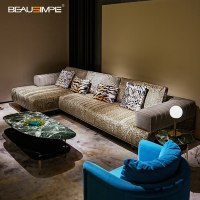 Canapé sectionnel Connery de luxe en cuir de style moderne, extensible et souple pour le salon - par Soft Furniture Manufacturer