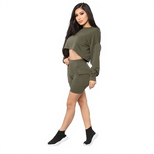 Ensemble deux pièces personnalisé pour femme : survêtements, pulls, tenues de sport, ensembles à capuche, ensembles 2 pièces, tenues de streetwear - Product Image 1