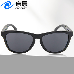 Gafas de sol unisex Conchen, montura negra de PC, protección UV400 para sol, pesca, viajes, conducción, atuendos de moda. - Product Image 1