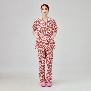 Tenue médicale imprimée antistatique et infroissable pour femmes infirmières et médecins – Vente en gros - Product Image 2