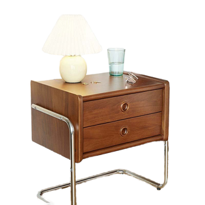 Mesa de Noche Moderna de Estilo Italiano con 2 Cajones, Madera Sólida de Lujo, Ecológica, Duradera y Multifuncional, Muebles para Dormitorio y Sala de Estar - Product Image 1