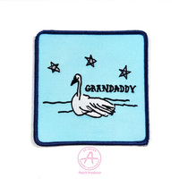 Merrow Bordure découpée au laser Écusson de broderie Iron-onGarment Personnalisé Écusson de broderie au design personnalisé Accessoire pour chapeau