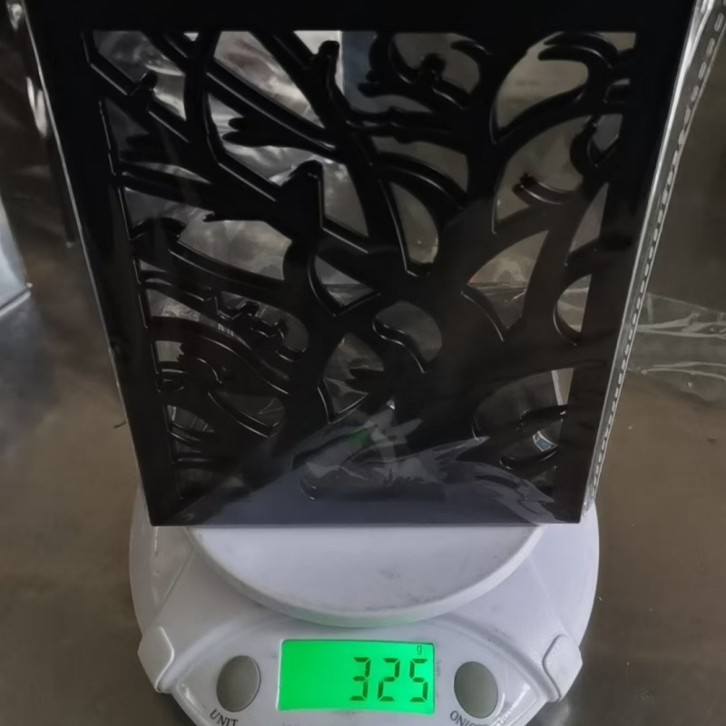 A pair of black pieces (two pieces)