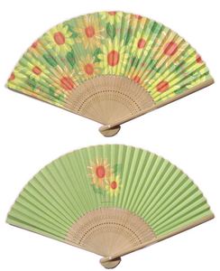 Abanico Plegable de Bambú con Patrón Decorativo Tallado, Portátil, para Bodas, Navidad, Eventos Deportivos - Product Image 1