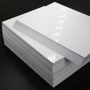Calidad Premium 75g 80g 70*100cm hojas de papel recubierto de espejo rollo de papel recubierto de alto brillo para papel adhesivo Slef - Product Image 1