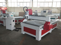 Routeur CNC 3 axes à bas prix de Chine 1325 pour le bois, certifié CE, avec options de contrôle NC Studio/Syntec/Mach3/DSP, modèle simple