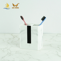 Ensemble d'accessoires de salle de bain Distributeur de savon en résine Boîte à mouchoirs Porte-brosse à dents Ensemble de toilette pour hôtel et maison