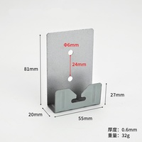 Miroir intelligent moderne et simple en acier gris clair en forme de flèche avec crochet de fixation facile pour montage mural arrière d'armoire de salle de bain