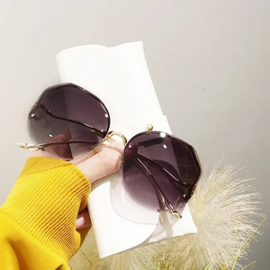 Luxury Women's Sunglasses Trendy Square Top Classic Frameless UV400 High Quality Luxury Fashion White Metal <b>Frame</b> - Product Image 3