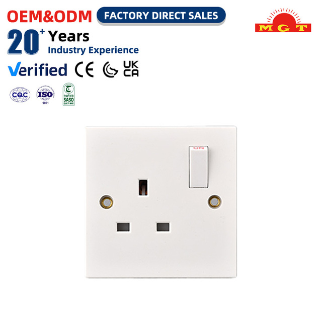 OEM Manufacturer Supplier Solid Color Three-hole Socket Combined Switch 13A UK Standard Wholesale Wall Socketed Switches