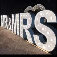 Lettres géantes lumineuses LED « MR & MRS » avec accent cœur – Grand panneau autoportant pour décorations de cérémonies et réceptions de mariage