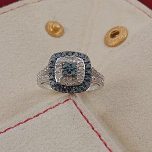 Bague de fiançailles en diamant Jewelspaark 0,862 carats, coupe ronde, couleur fantaisie blanche et bleue, argent sterling 925, pour femme - Product Image 4