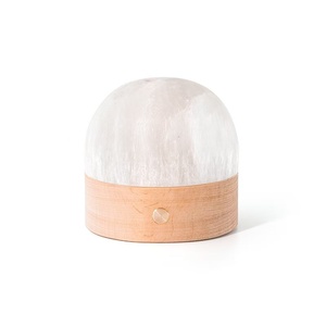 Dôme en pierre de sélénite naturelle sur base ronde en bois, veilleuse créant une lueur atmosphérique parfaite - Product Image 5