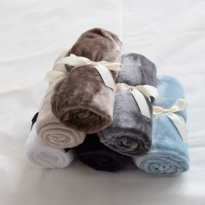 Luxury Printed Knitted Eco-Friendly Breathable Wrinkle Fade Resistant Skin-Friendly All-Season Flannel Bedding & Travel Decor - Product Image 6