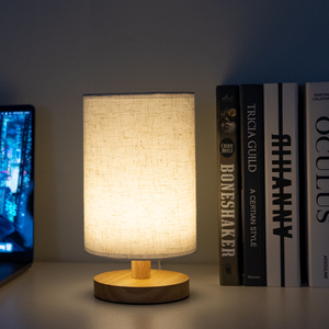 Minimalist isches Nachtlicht Modernes warmes LED Smart Schreibtisch lampe Schlafzimmer Lese lampe mit Leinenstoff Lampen schirm und Holz sockel - Product Image 5