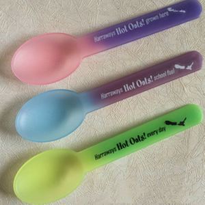 Cuillères en plastique personnalisées et colorées pour crème glacée, changeant de couleur, avec logo - Product Image 1
