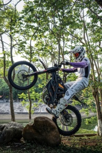Moto tout-terrain 72V 90 km/h pour adultes, modèle 79, avec une autonomie de 120 km - Product Image 4