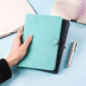 Carnet A5 en plastique à couverture rigide avec fermoir magnétique pour étudiants, étanche, personnalisable avec LOGO, style professionnel, promotionnel, soyeux - Product Image 5