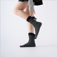 Chaussettes de yoga antidérapantes personnalisées en dentelle avec nœud pour femmes, chaussettes de danse Pilates antidérapantes pour l'automne et l'hiver