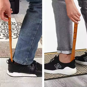 Resistente riutilizzabile in legno leggero corno di scarpe con manico lungo confortevoli articoli per la casa per uomo e donna sollevatore di scarpe - Product Image 5