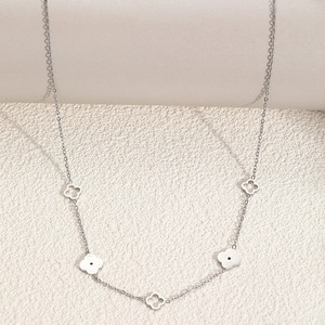 Nouveautés Collier Trio en Acier Inoxydable Plaqué Or avec Zircon et Trèfle à Quatre Feuilles Porte-Bonheur pour Femmes - Product Image 5