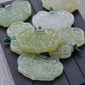 Colgante de Jade Xiuyan Tallado a Mano con Flor de Ciruelo, Estilo Chino, Material para Joyería DIY, Amuleto Grabado de Piedra Natural - Product Image 1