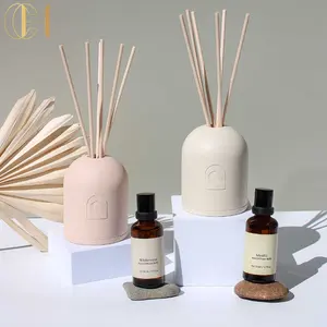 C & H Vente en gros Nouvelle bouteille colorée en céramique Aromathérapie Logo gravé Luxe avec boîte-cadeau Diffuseur d'anches en céramique