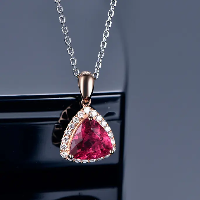 패션 다이아몬드 루비 전기석 매력 삼각형 펜던트 은빛 목걸이 세트 14k 골드 쥬얼리 도매 여성